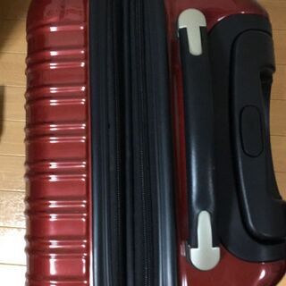 スーツケース、エンジの画像