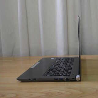 ご購入いただきました 美品 薄型軽量 高性能ノートPC ボディーはマグネシウム合金 Dynabook R63/D Core i5 メモリー8GB SSD 240GB M.2 SATA Windows 10 pro Microsoft Office 2019 pro搭載 WiFi Bluetooth Webカメラ搭載 ワイヤレスマウス付（新品）の画像
