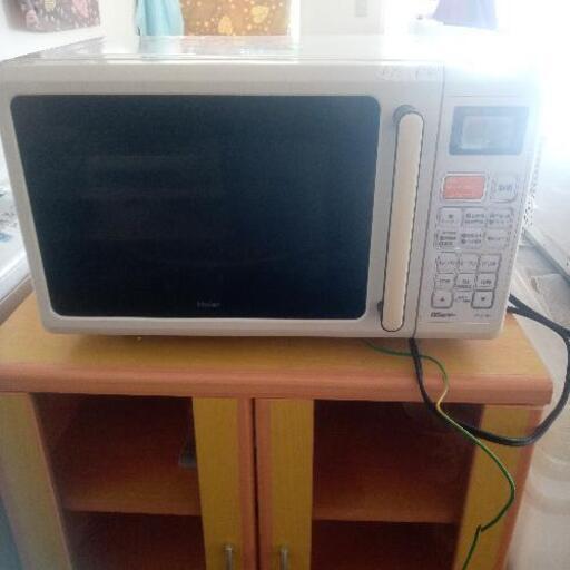 オーブン電子レンジ2012年製別館倉庫浦添市安波茶2-8-6に置いてます