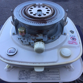 中古　2005年製　石油ストーブ　自然通気形　開放式　幅46　　奥行46　　高さ60　 （ｃｍ）　大きい　丸型の画像