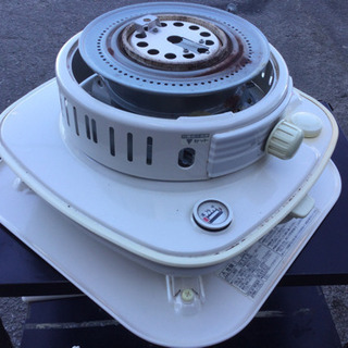 中古　2005年製　石油ストーブ　自然通気形　開放式　幅46　　奥行46　　高さ60　 （ｃｍ）　大きい　丸型の画像