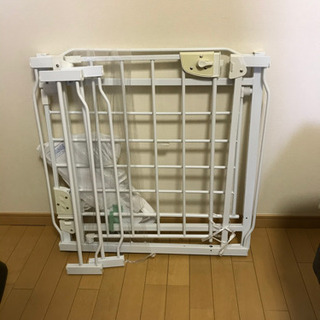 【0円一括引き取り希望】ベビーベッド 、暖房機など