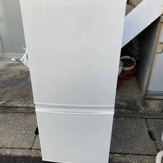 白色2ドア冷蔵庫