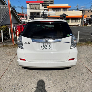 フィットシャトルハイブリッドの画像