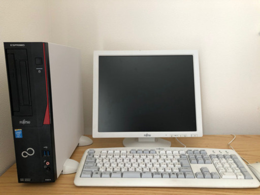 富士通　デスクトップパソコン　Windows10pro Core i7