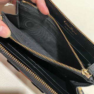 フェラガモ ヴァラリボン 長財布の画像