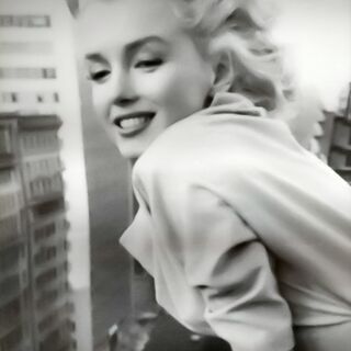 値下げしました！！レトロ、レアーです　マリリンモンローの未使用マウスパッド2枚、2021年カレンダーです！！　マウスおまけ付きの画像