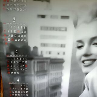 値下げしました！！レトロ、レアーです　マリリンモンローの未使用マウスパッド2枚、2021年カレンダーです！！　マウスおまけ付きの画像