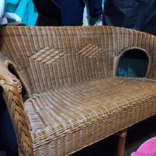 ラタンソファー貰ってください。の画像