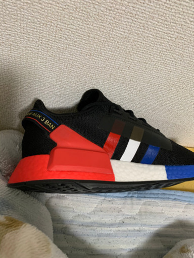 adidas トリコロールカラー