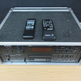 業務用CDデッキMDデッキセット　 TASCAM CD-200　TASCAM MD-301mkⅡ ラックケース付きの画像