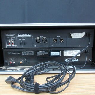 業務用CDデッキMDデッキセット　 TASCAM CD-200　TASCAM MD-301mkⅡ ラックケース付きの画像