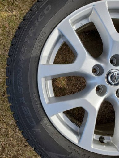 美品　希少！PIRELLI225/60/18インチスタッドレスタイヤ　走行1万キロ
