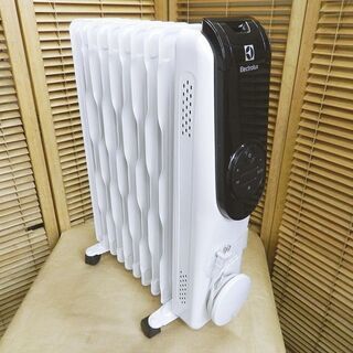 【配送無料】2020年製・超美品★エレクトロラックス【 オイルヒーター ホワイト 】元箱・カバー・取扱付き EO12D101C0 /Electroluxの画像