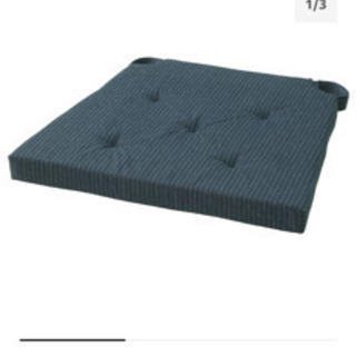 IKEAのダイニングテーブルセットの画像