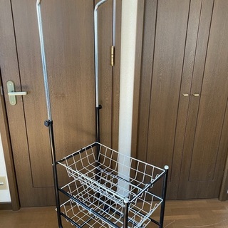ラック　衣装かけの画像