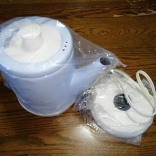 (値下げしました)新品未使用・セラヴィ電気ケトルCLV-414 (淡いブルー) 0.8リットルの画像