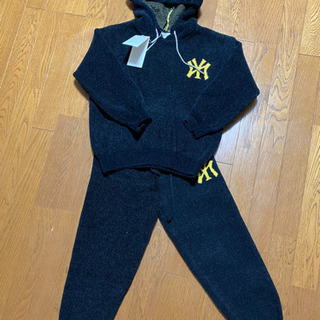 NYビックロゴ　トラックスーツ上下セット　サイズ150の画像