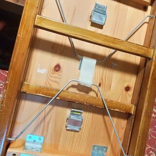 無印良品のパイン材テーブル・折りたたみ式の画像