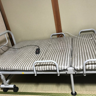 電動ベッド【取りに来ていただける方】の画像