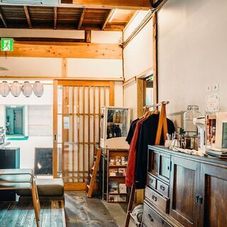 |住込み・フリーアコモデーション|バイト・パート|福岡|ゲストハウス|フロントスタッフ・清掃スタッフ大募集|住み込み大募集！|地下鉄空港線 祇園駅、地下鉄箱崎線 呉服町駅すぐ｜中洲駅、博多駅徒歩圏内｜【遊びも本気、仕事も本気がモットーの会社です】学力・経験一切不要！英語も身につく！ の画像