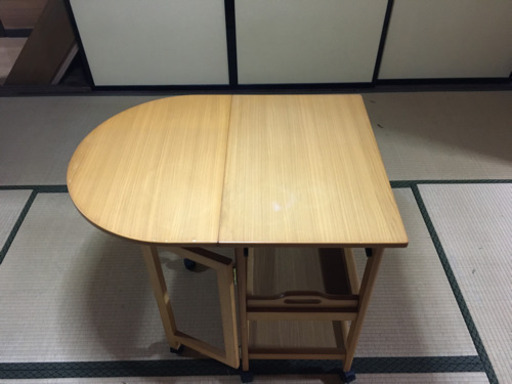 折り畳み式テーブル