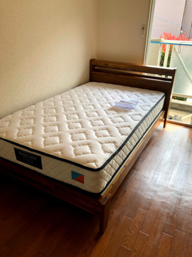 セミダブルベッドフレーム