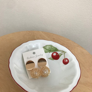 新品 ゴールド カラーボール 韓国 ピアスの画像