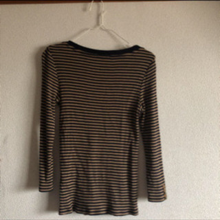 COMME CA ISM トップスの画像