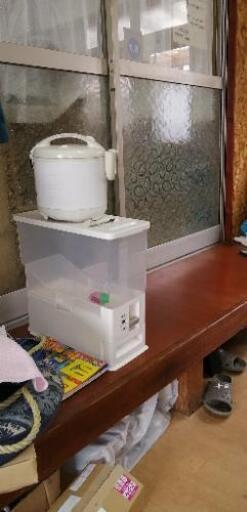 米のはかりと炊飯器