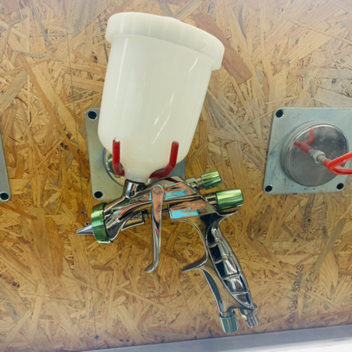 スプレーガン　アネストイワタ　塗装用ガン