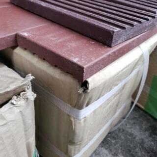 レンガ調のタイル二種類の画像