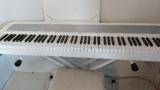 [引き取り先決まりました]KORG 電子ピアノ B1 ホワイト