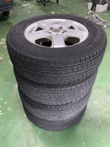 【訳有り特価】アルミ付きスタッドレスタイヤ　215/70R16