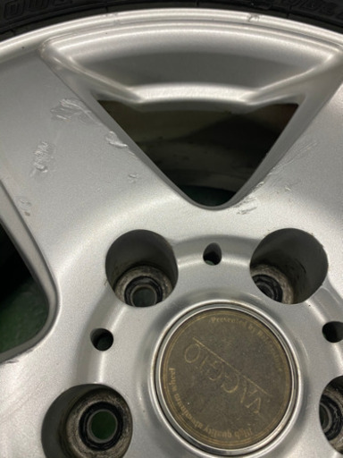 【訳有り特価】アルミ付きスタッドレスタイヤ　215/70R16
