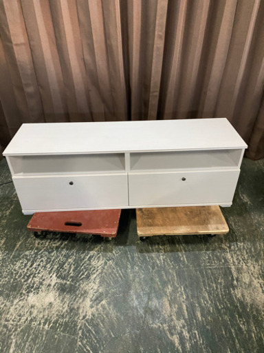 美品　テレビ台