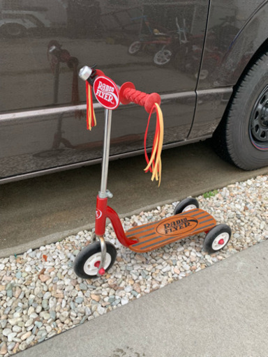 ラジオフライヤー キックボード  イージーライド スクーターRADIO FLYER キックボード 三輪車