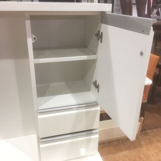 枠型TVボードの画像