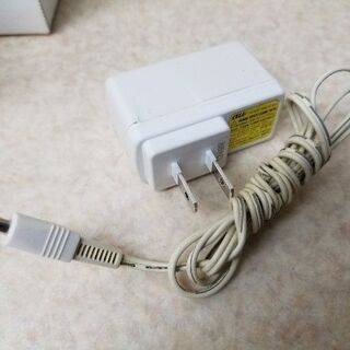 au HOME SPOT CUBE ホームスポットキューブ 無線LANルーター Wi-Fiルーターの画像