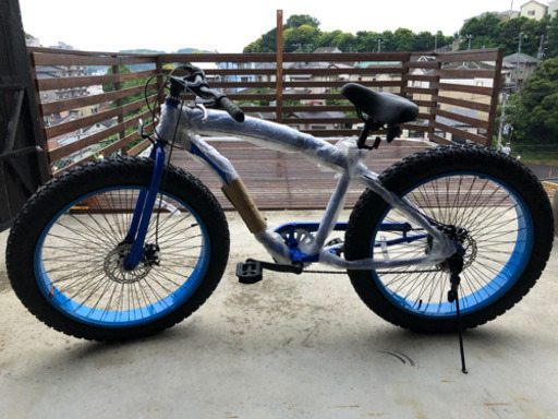 ファットバイク　極太タイヤ