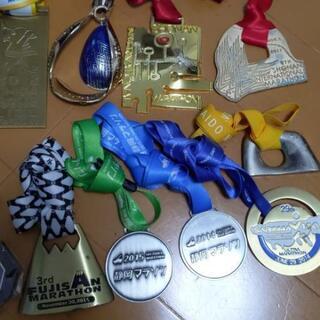 マラソン 完走メダル 23個セット 陸上 ランニングの画像