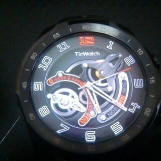 TicWatch Pro（黒）2018　箱・充電器・取説 付属の画像