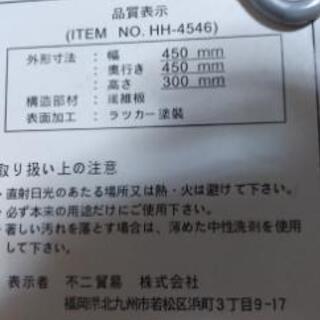 ライトグリーンの折り畳み丸テーブルの画像