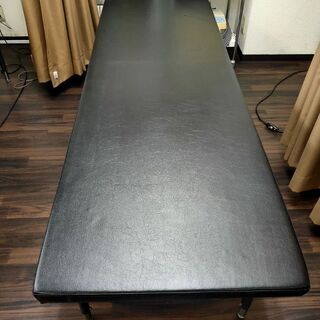 施術ベッドの画像