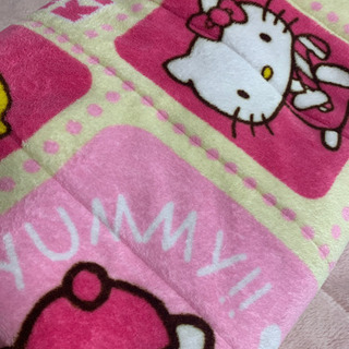冬用　敷布団パッド　キティちゃん
