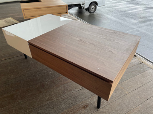 お洒落なセンターテーブル　レール不良　使用上問題ありません