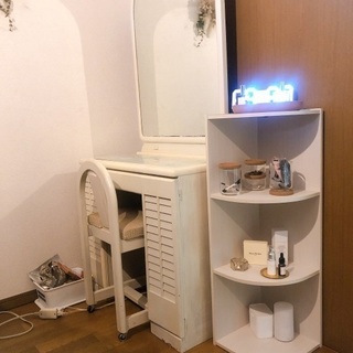 アンティークドレッサー