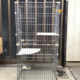 2段のキャットケージの画像