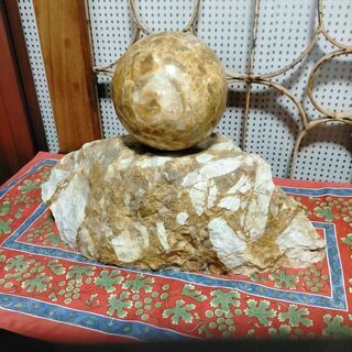 コロナ断捨離です　縁起物　石の置物ですの画像