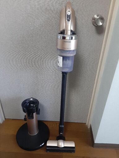 東芝コードレス掃除機　2018年製